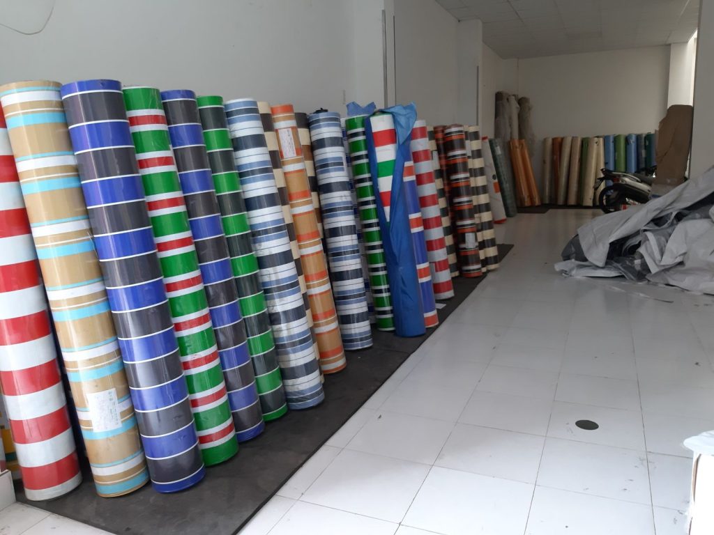 Bạt che nắng mưa